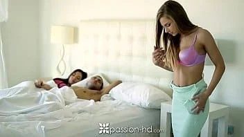 Garotas safadas em foda a três deliciosa