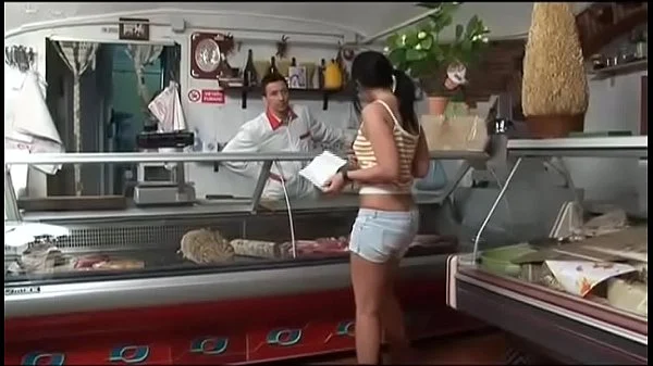 Gordinha nacional de quatro em filme porno