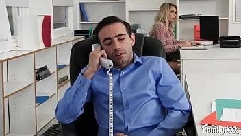 Loira Cavala Transando no Escritório