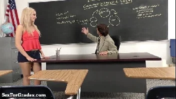 Loirinha safada seduz professor tarado