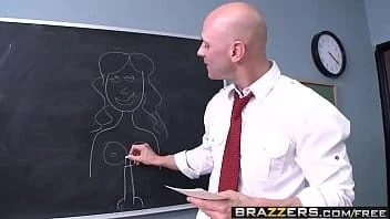 Mulher peluda fodendo com homem careca