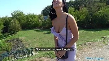 Mulher safada transa e ganha dinheiro