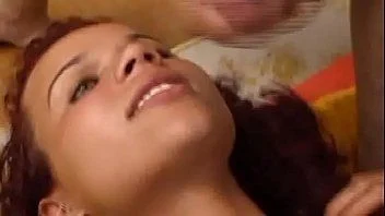 Ninfeta de olhos verdes em sexo quente